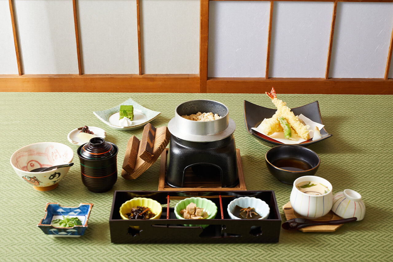 鯛の大釜膳 / 2,530円(税込)