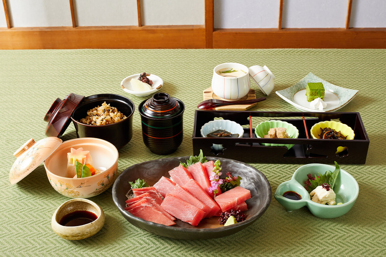 ランチ まぐろ膳 / 2,970円(税込)
